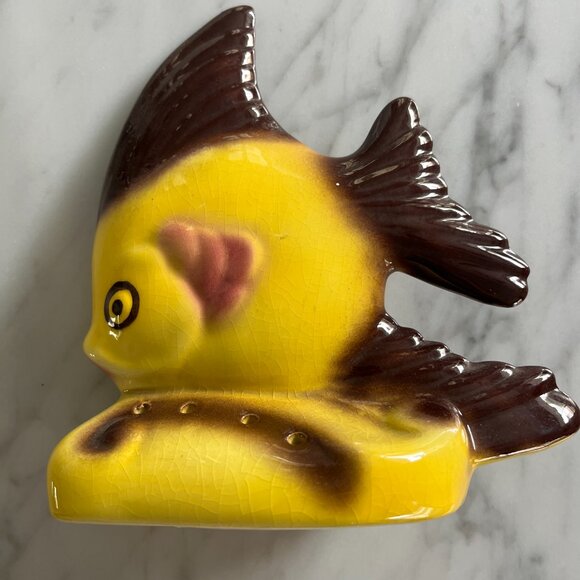 Vintage Yellow & Brown Ceramic Angelfish statuette - Picture 1 of 14
